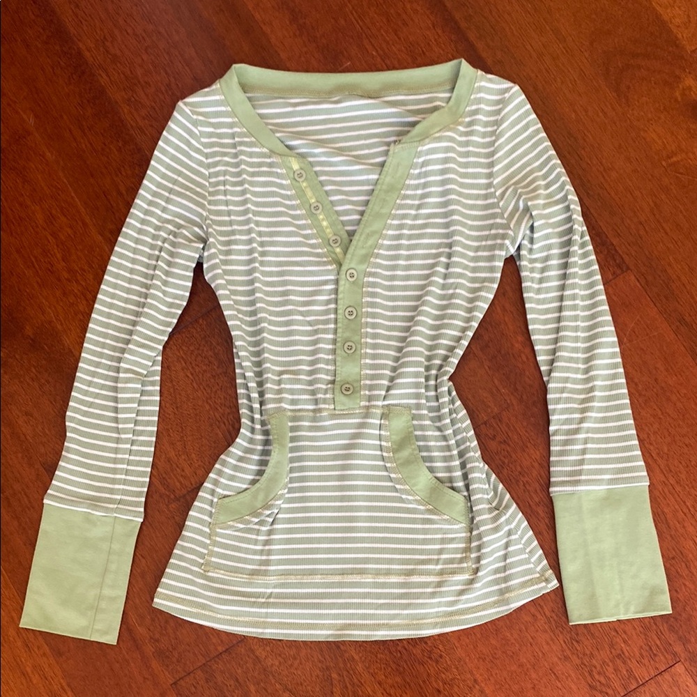 Y2k green striped henley top!